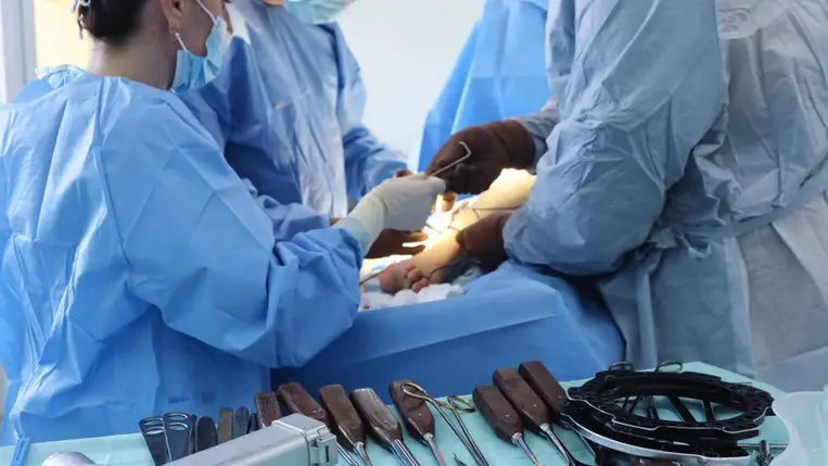 Motorkerékpáros balesetek áldozatai árasztják el a Kárpátaljai Megyei Gyermekkórház traumatológiai osztályát. Illusztráció. Fotó: Internet