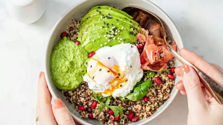 Alulműködő pajzsmirigy: ezek az ételek segítik a hormonegyensúlyt 