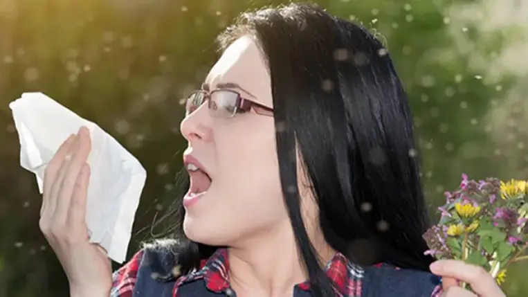 A pollenterhelés magas, de nem a nyárfaszösztől tüsszög 