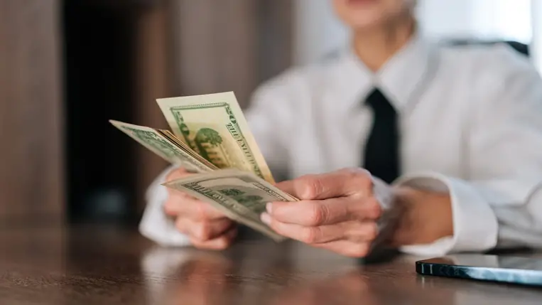 Egyre gyorsabban nő a világ szupergazdagjainak száma és vagyona