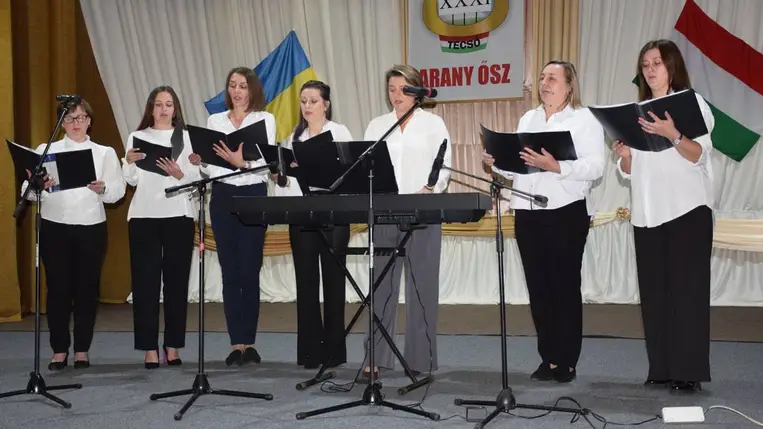 Técsőn ismét megrendezték az Arany Ősz Kórus- és Néptánctalálkozót - Közös éneklés, a béke misztériuma