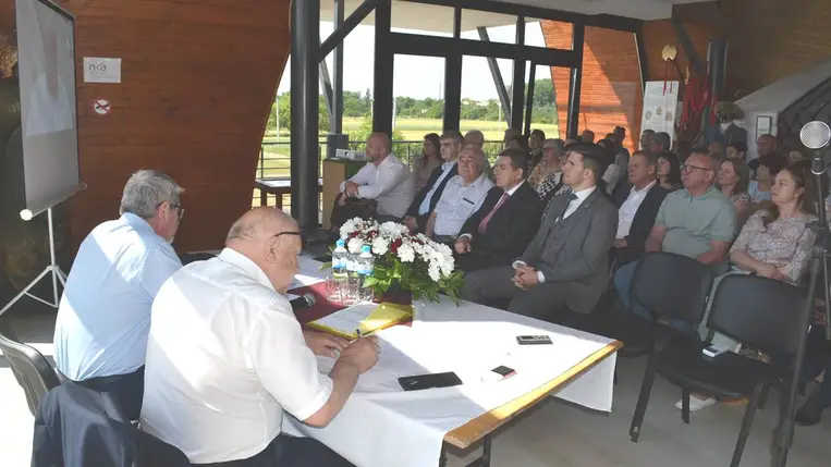 Tiszacsomán tartotta választmányi ülését a KMKSZ - A rossz idők erős vezetőket szülnek, a jó idők viszont gyengéket