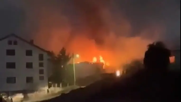 Szörnyű tragédia a diszkóban: legalább ötvenen haltak meg az észak-macedóniai tűzben.  (Fotó: forrás/x.com)