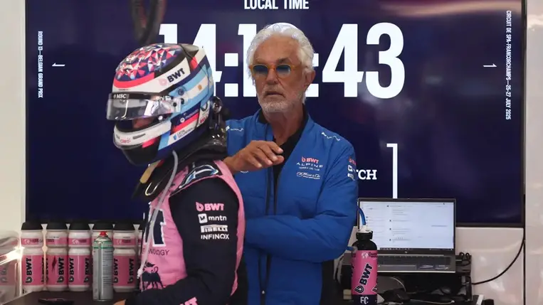 Veszélybe került a fiatal sztárpilóta ülése a Forma-1-ben