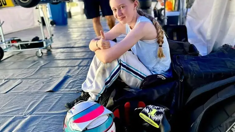 A világbajnok legenda 14 éves lánya lehet az évszázad első női Forma-1-es versenyzője