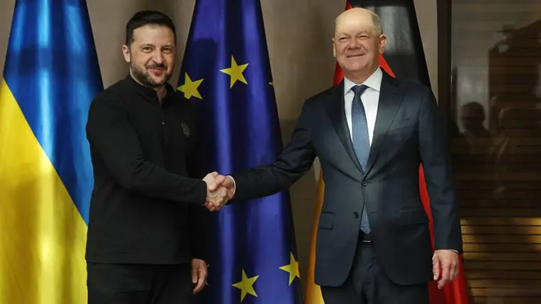 Volodimir Zelenszkij ukrán elnök és Olaf Scholz német kancellár. Fotó: Sean Gallup/Getty Images