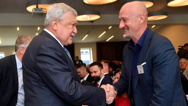 Csányi Sándor, a Magyar Labdarúgó Szövetség (MLSZ) elnöke és Marco Rossi, a magyar labdarúgó-válogatott szövetségi kapitánya (Fotó: MTI/Illyés Tibor)