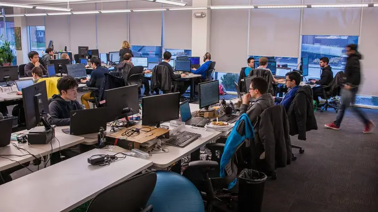 Alkalmazottak dolgoznak a Maluuba irodájában Waterloóban 2015. december 16-án. Fotó: James MacDonald / Bloomberg via Getty Images