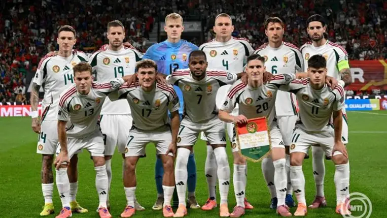 A magyar kezdőcsapat a Portugália - Magyarország labdarúgó világbajnoki selejtező mérkőzés előtt a lisszaboni Estádio José Alvalade stadionban 2025. október 14-én. MTI/Szigetváry Zsolt