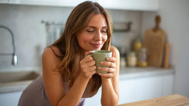 Ezt tedd a reggeli kávédba, és az öregedés lassul