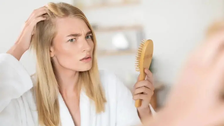 Íme a titok, amivel eltűnhet a téli korpa