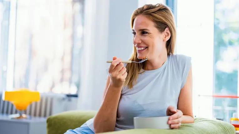 Lassítja az öregedést ez az 5 tápanyag: még az őszülést is késleltethetik