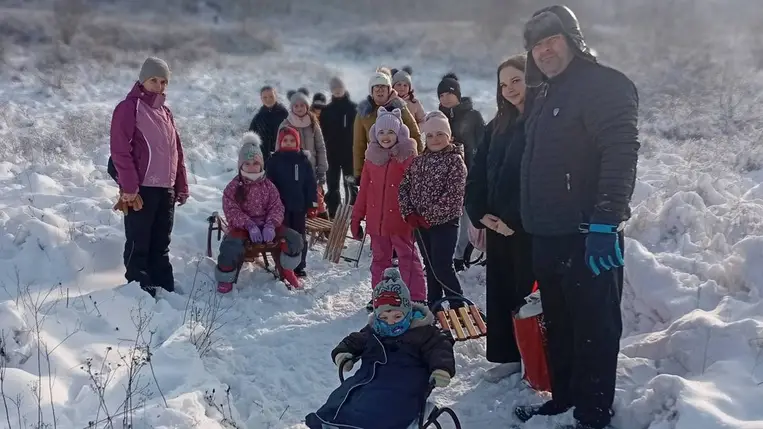 Szánkóznak a beregardói hittanos gyerekek