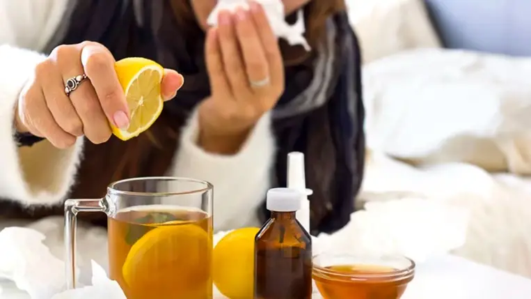 Ez a 8 tea segíthet, ha fáj a torkod