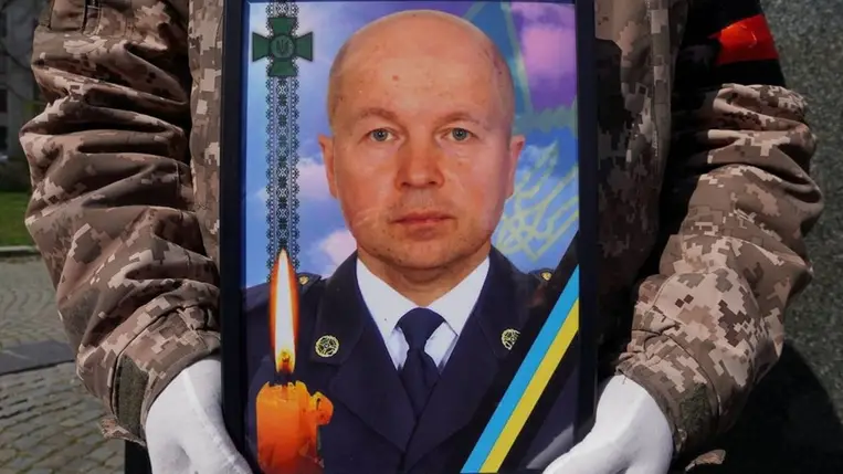 Ungváron végső búcsút vettek a 48 éves Vaszil Holinka határőrtől. Fotó: Ungvári Városi Tanács