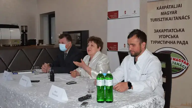 A csodás természeti környezet, az épített örökség kiemelkedő darabjai, termálvizeink és boraink, no és a legendás kárpátaljai vendégszeretet miatt igencsak vonzó célponttá vált ez a vidék. Nem véletlen, hogy Ukrajnában Kárpátalja fogadja a legtöbb turistát.