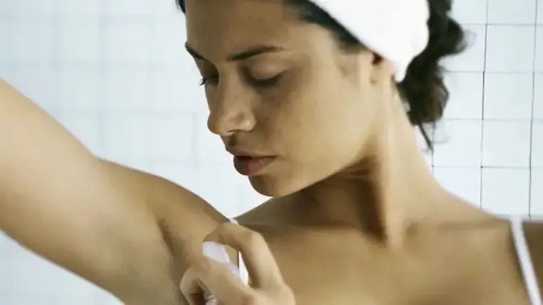 Mitől viszkethet a hónalj?