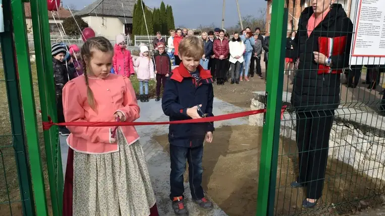 Korszerű játszóteret avattak Tiszabökényben