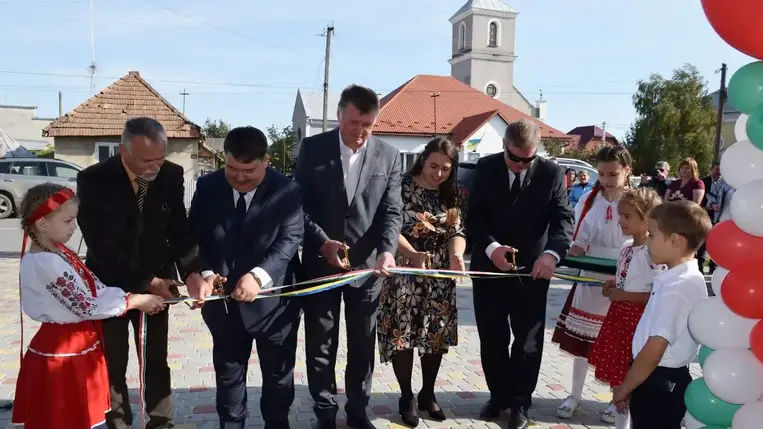 Művelődési házat avattak Batáron