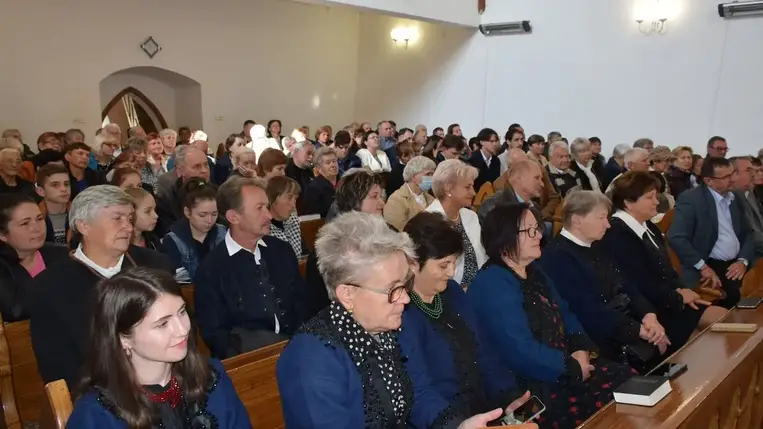 Hálaadó istentisztelet Benében