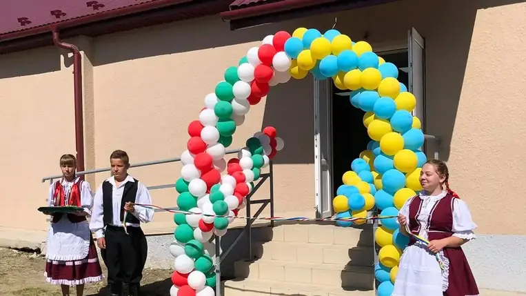 A felújított fornosi művelődési ház átadásán