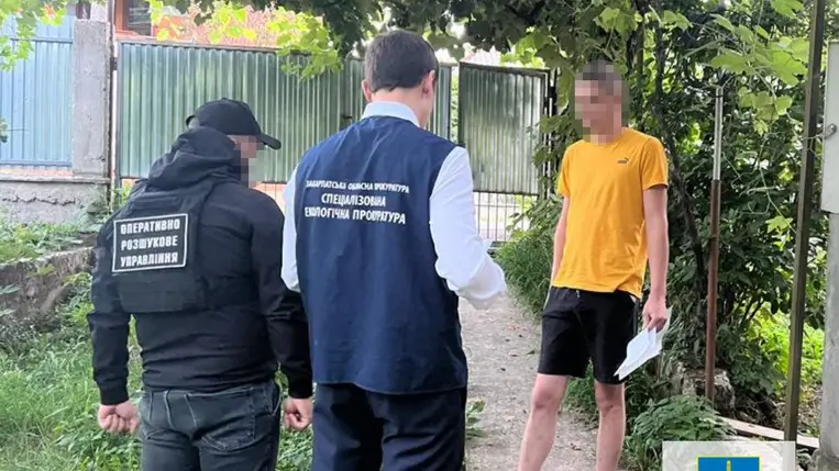 Csaknem 2 millió hrivnya értékű borostyánt akart kivinni Ukrajnából