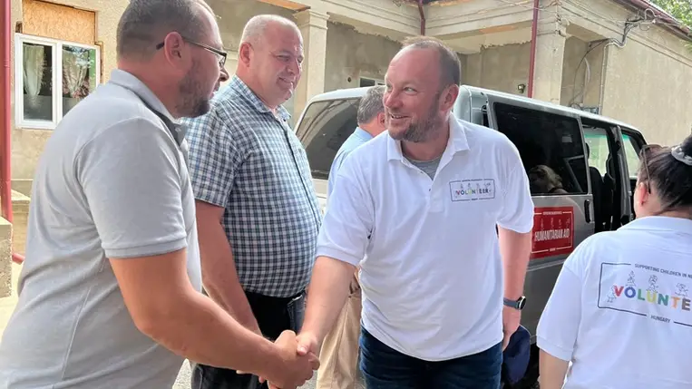 Magyarországi önkéntesek adománya érkezett Csongorra