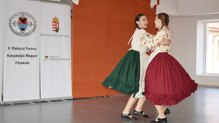 Tehetségkutató seregszemle és tábor Beregszászon