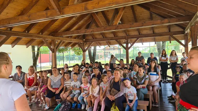 Kezdetét vette az Ugocsai Tulipán Népművészeti Tábor