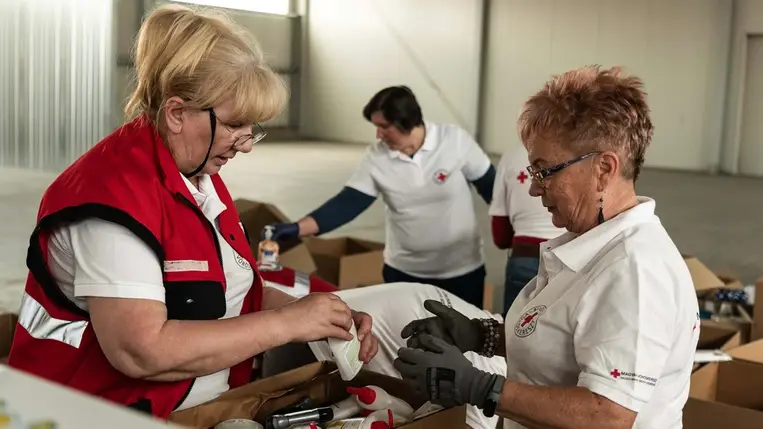 Február óta 280 ezer esetben nyújtott segítséget a Magyar Vöröskereszt