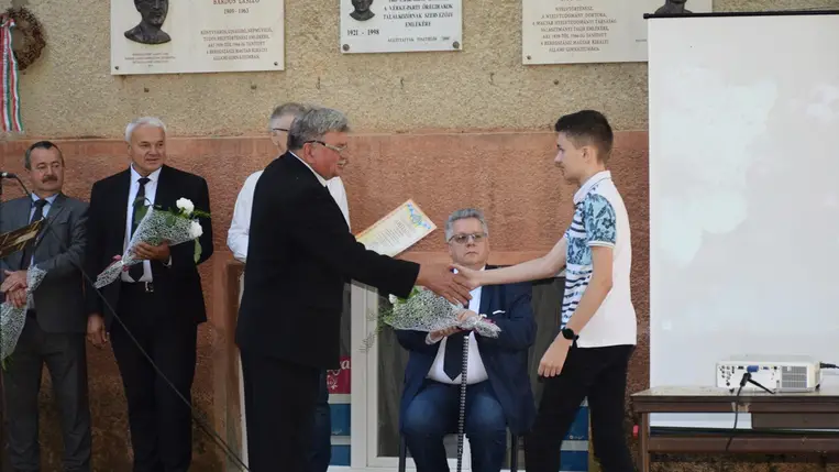 Ballagási ünnepség és verébavató a Beregszászi Bethlen Gábor Líceumban