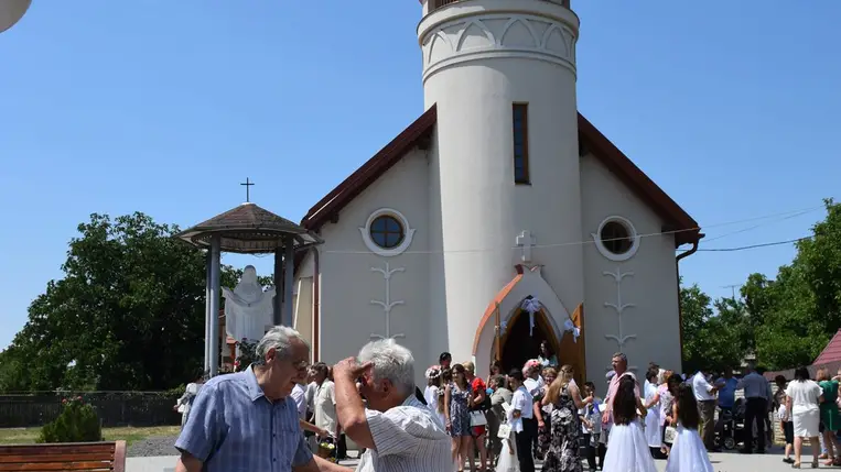 Tizenhat elsőáldozó hitvallása Beregardóban