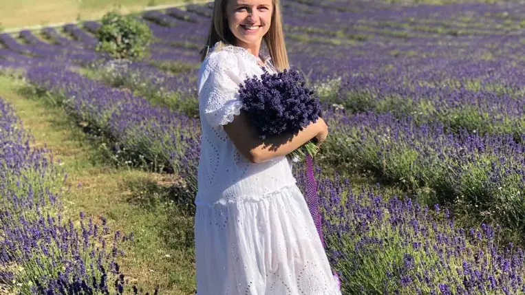 Feltöltődés a nagybégányi levendulásban