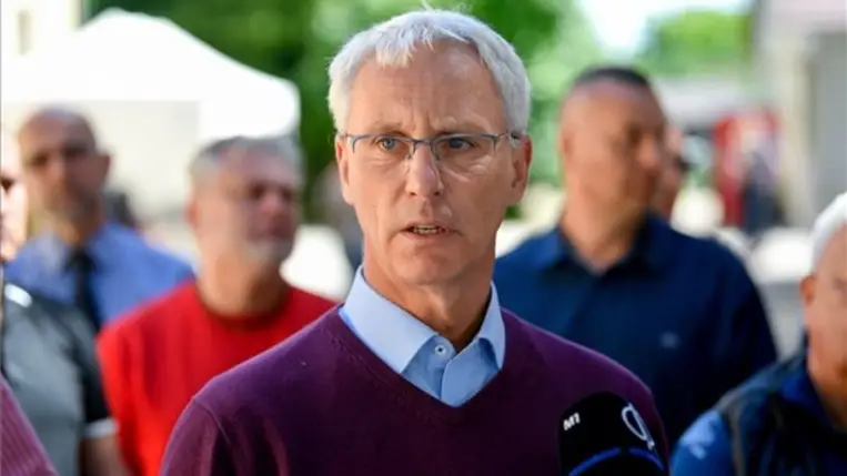 Soltész: tovább működik az öt segítségpont a magyar-ukrán határon