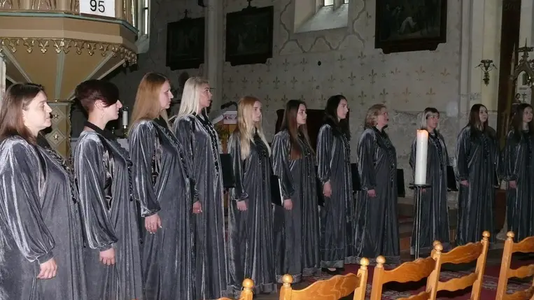Cantus-jótékonysági koncert a beregszászi római katolikus templomban