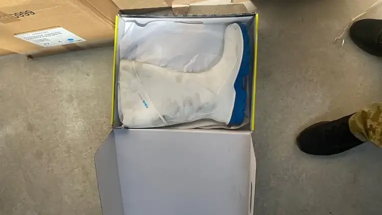 Olasz lábbeliket akartak humanitárius segély leple alatt Ukrajnába csempészni