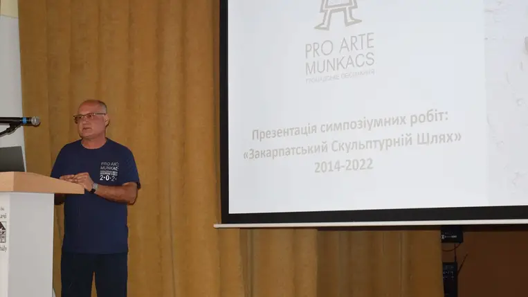 A háború elől Kárpátaljára menekült alkotók kiállítása