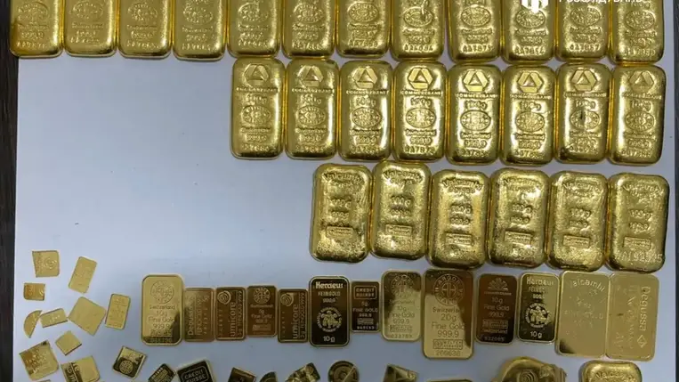 Elkapták: Egymillió dollár értékben akart kivinni valutát és aranyat Ukrajnából