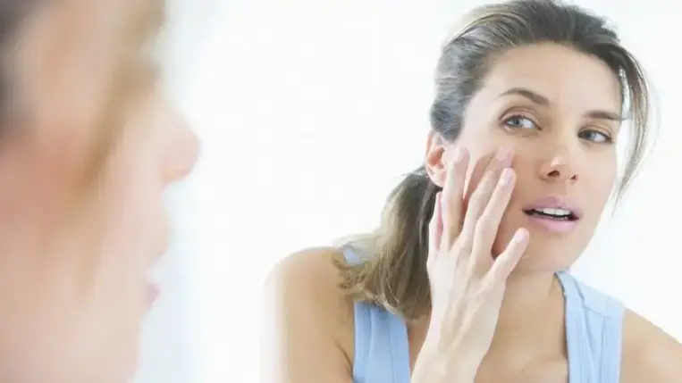 Fényvédők és smink: jól megférnek egymás mellett?