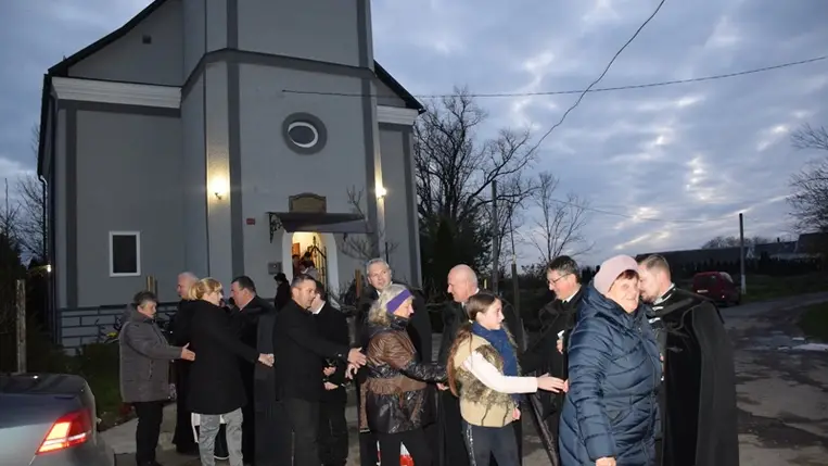 Hálaadás a megújult templomért Macsolán (Fotó: Kovács Erzsébet)