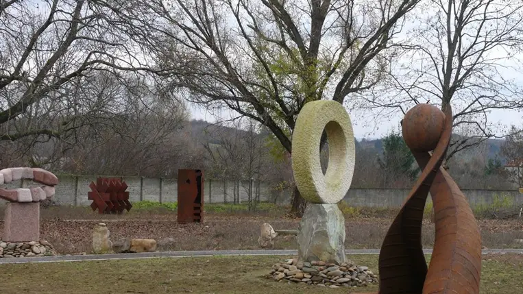 Szoborparkot és alkotóházat avattak Beregszentmiklóson. Fotó: Kovács Elemér