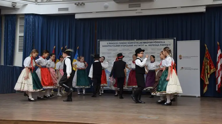 A „Szól a fülemüle” Kárpátaljai Népzenei és Néptánc Tehetségkutató döntőjén (Fotó: Kovács Elemér)