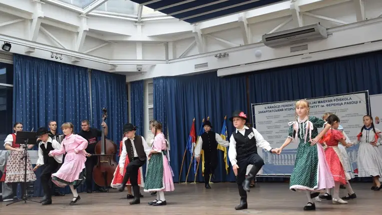 A „Szól a fülemüle” Kárpátaljai Népzenei és Néptánc Tehetségkutató döntőjén (Fotó: Kovács Elemér)