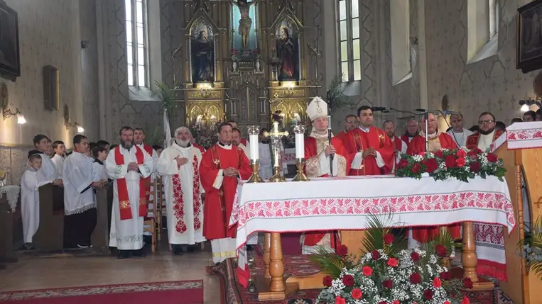 Templombúcsú és a Szent Kereszt Év lezárása Beregszászban