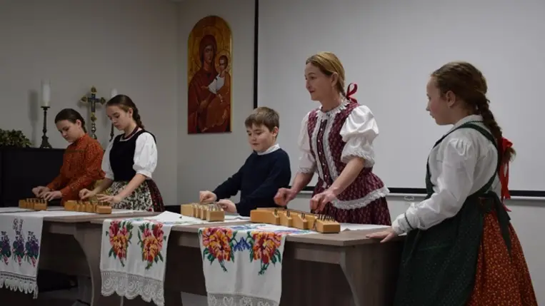 A Rezeda Folkműhely évzáró gáláján - Karácsonyi hangulatban. Fotó: Kárpátinfo/Kovács Elemér