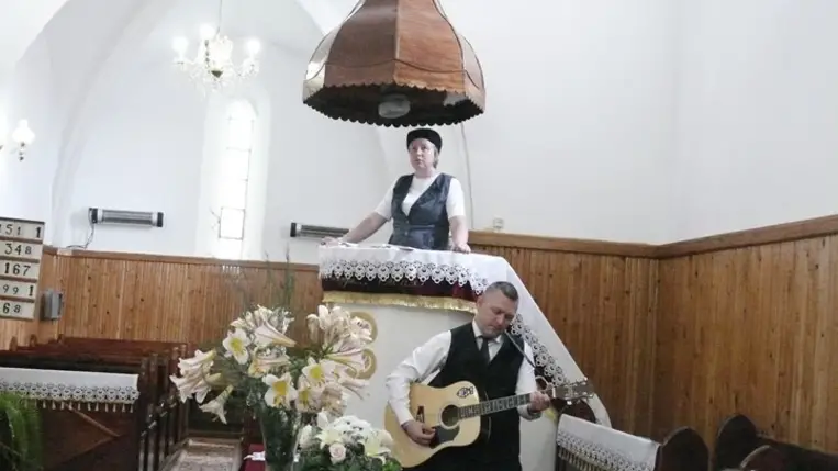 A Csongori Szenvedélybetegeket Mentő Misszió csendesdélutánja Beregardóban. Fotó: Kárpátinfo/Kovács Erzsébet