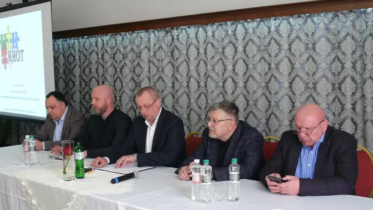 A Kárpátaljai Határmenti Önkormányzatok Társulásának közgyűlésén: előtérben a határon átnyúló pályázatok. (Fotó: Kárpátinfo/Kovács Elemér)