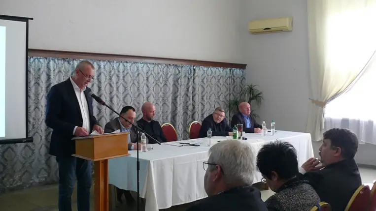 A Kárpátaljai Határmenti Önkormányzatok Társulásának közgyűlésén: előtérben a határon átnyúló pályázatok. (Fotó: Kárpátinfo/Kovács Elemér)