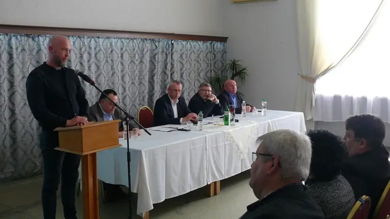 A Kárpátaljai Határmenti Önkormányzatok Társulásának közgyűlésén: előtérben a határon átnyúló pályázatok. (Fotó: Kárpátinfo/Kovács Elemér)