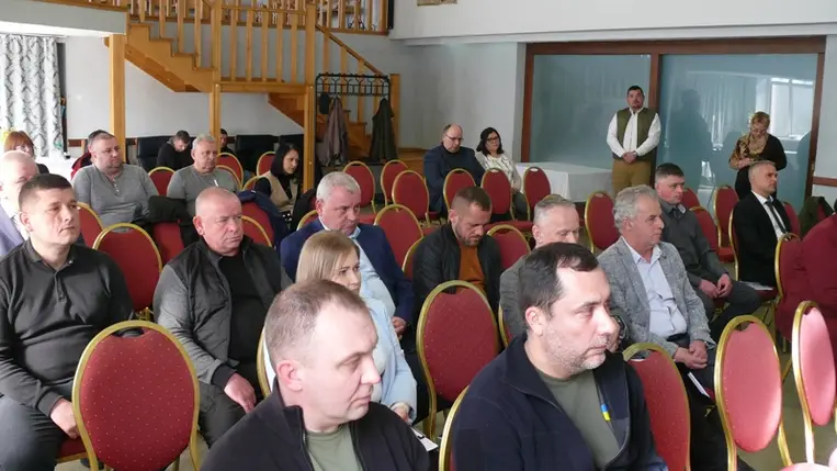 A Kárpátaljai Határmenti Önkormányzatok Társulásának közgyűlésén: előtérben a határon átnyúló pályázatok. (Fotó: Kárpátinfo/Kovács Elemér)